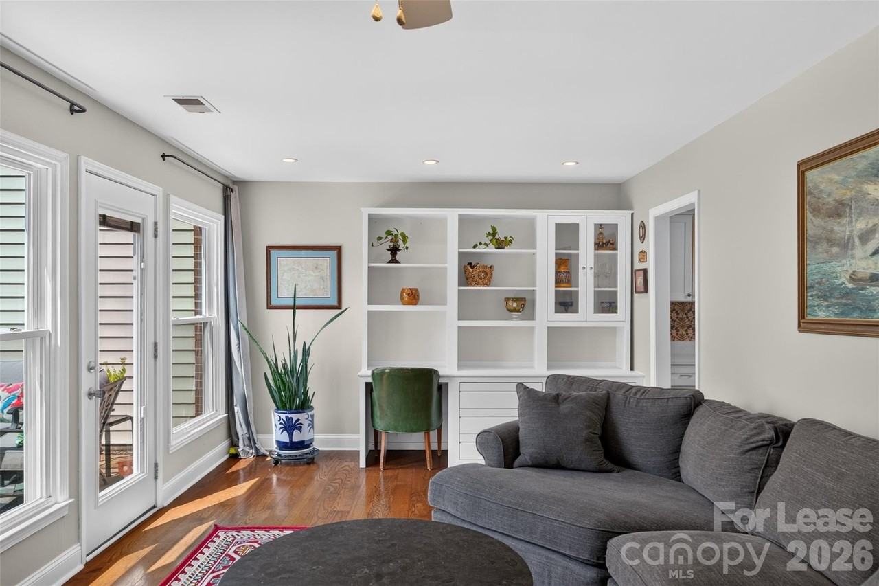 8333 Knights Bridge Rd - Photo 4 of 41