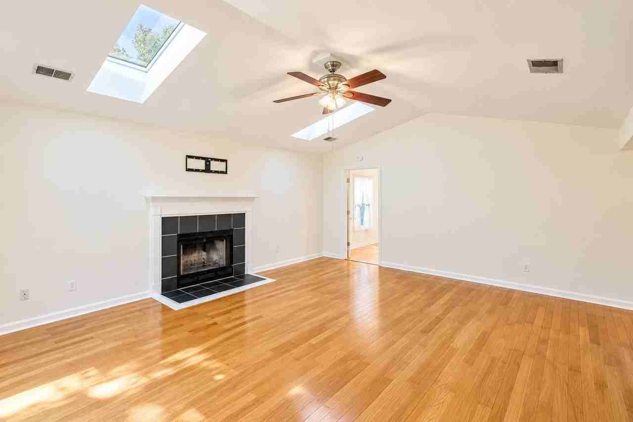 1240 Llewellyn Rd - Photo 3 of 24