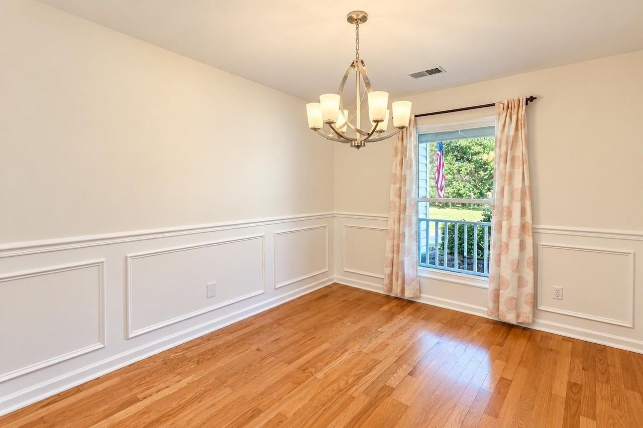 1240 Llewellyn Rd - Photo 5 of 24