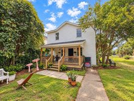 featured image of 211 W Poplar St #A