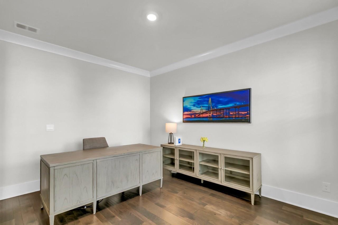 2811 Dearmin Dr - Photo 6 of 38