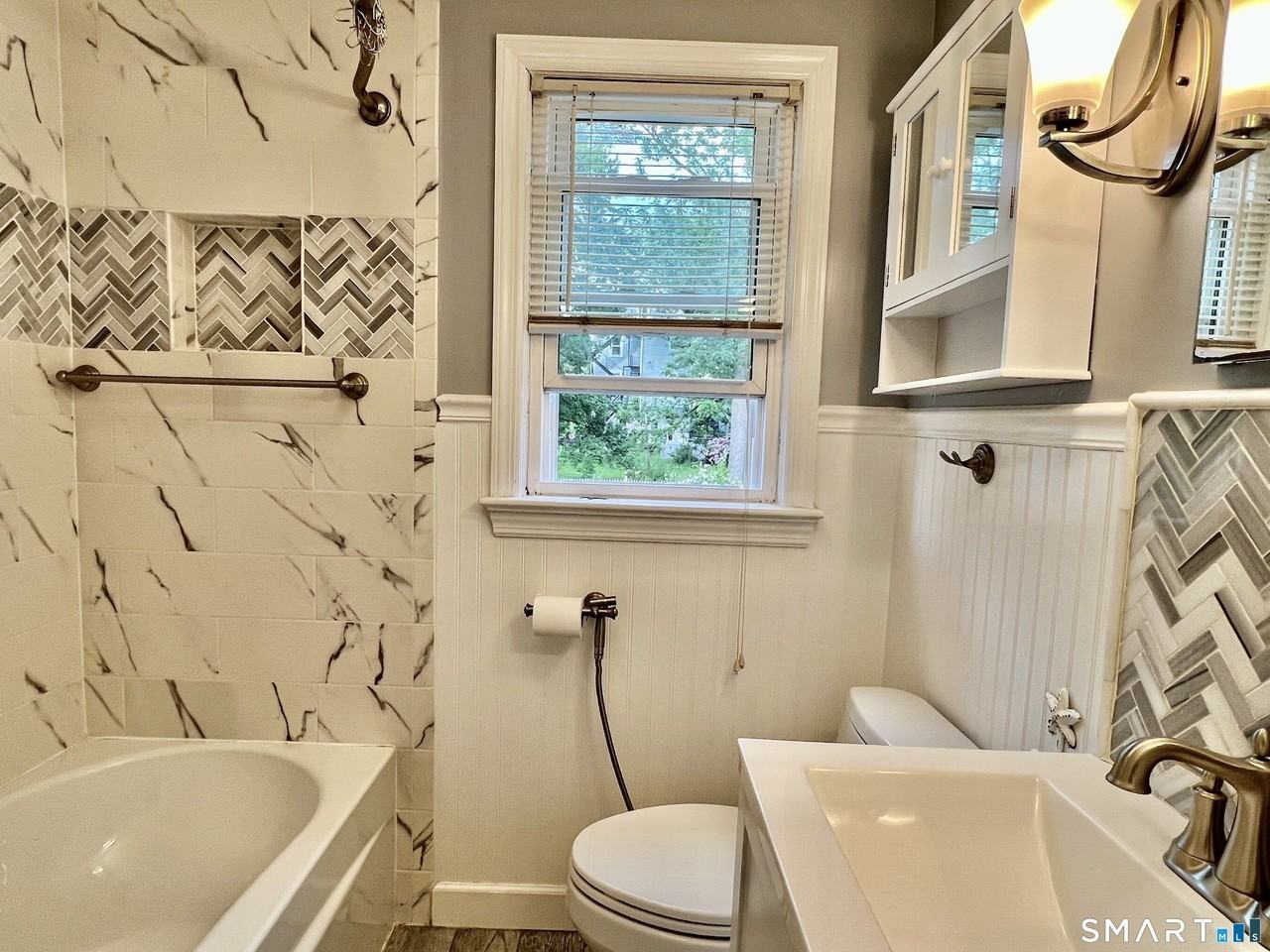 140 1/2 Stuart Ave - Photo 5 of 30