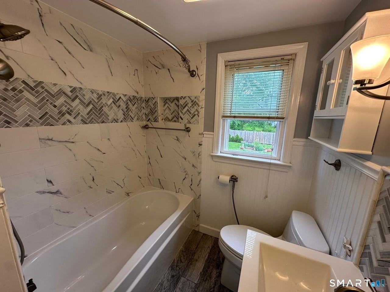 140 1/2 Stuart Ave - Photo 6 of 30