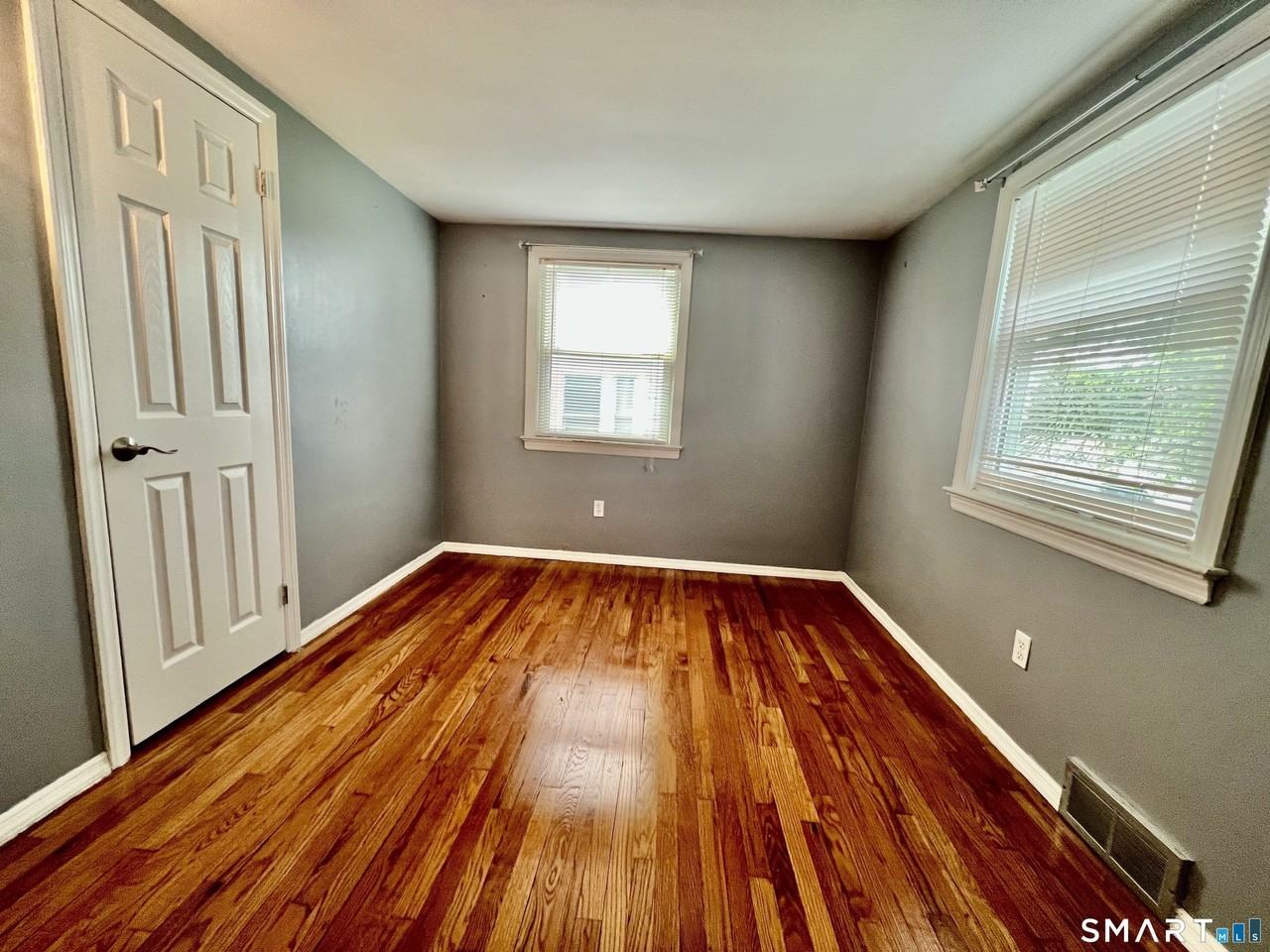 140 1/2 Stuart Ave - Photo 7 of 30