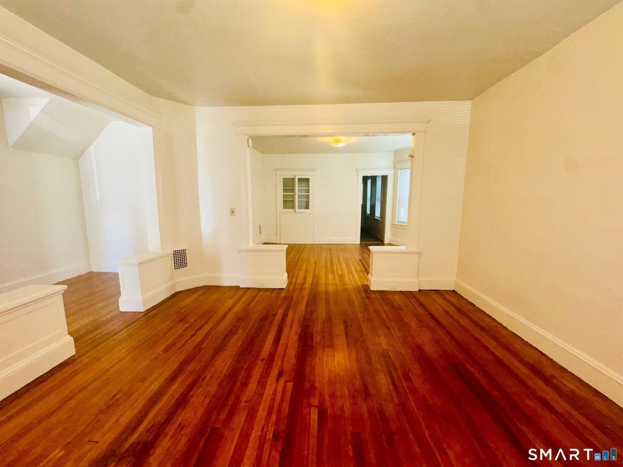 962 Howard Ave - Photo 2 of 8