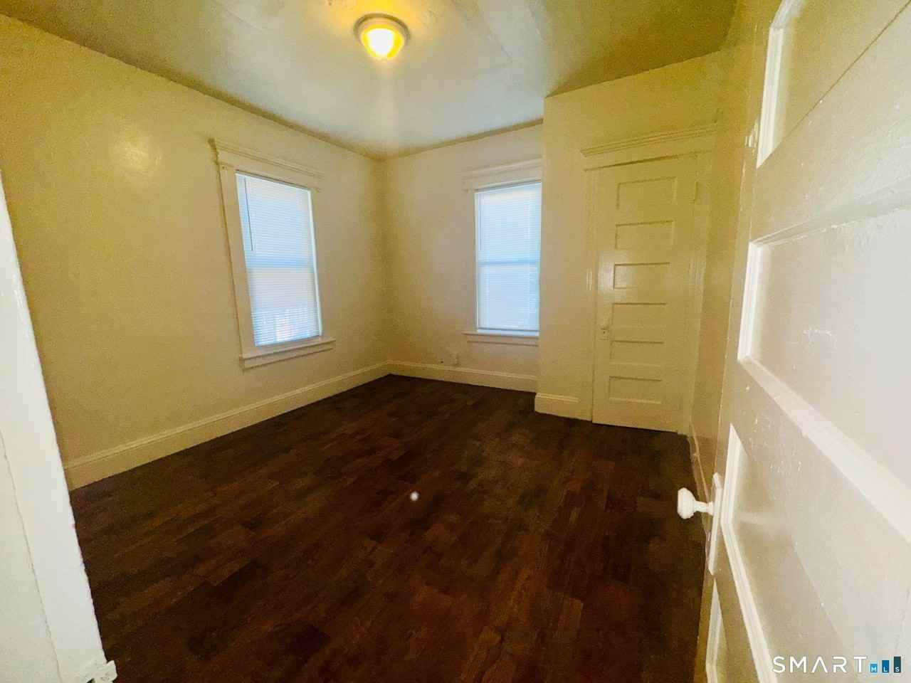 962 Howard Ave - Photo 6 of 8
