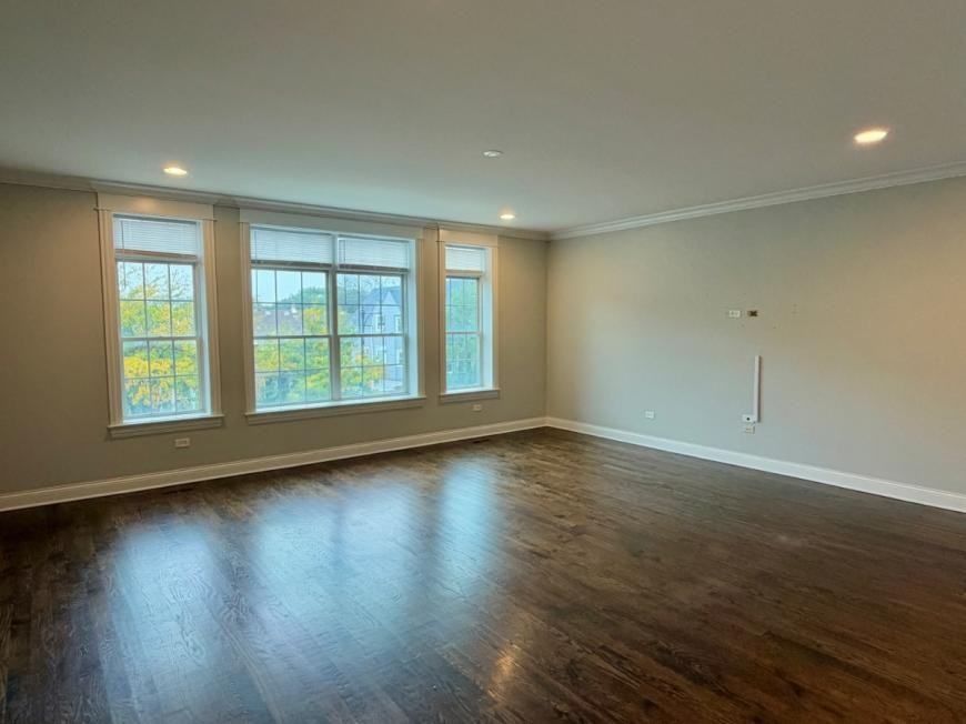 4113 N Western Ave - Photo 3 of 10