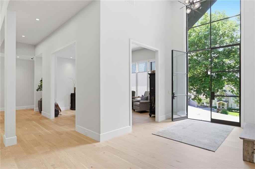 610 Club Ln Se - Photo 2 of 50