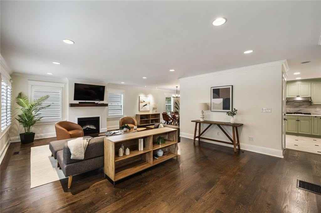 2251 Fairhaven Cir Ne - Photo 3 of 46