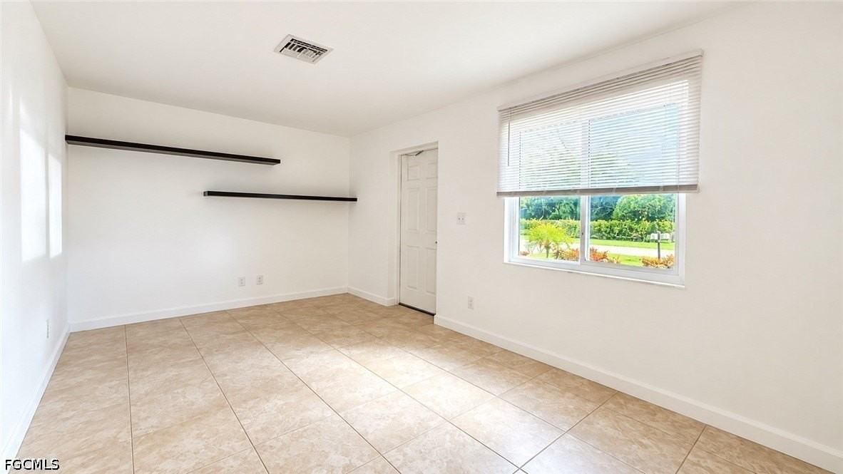 9141 Carolina St - Photo 4 of 22