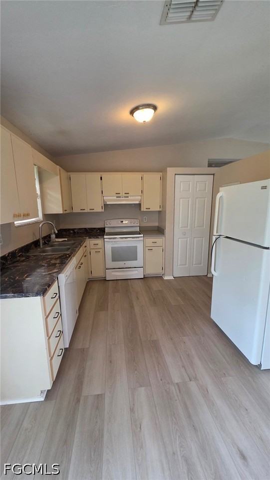 3800 Lee Blvd - Photo 3 of 11