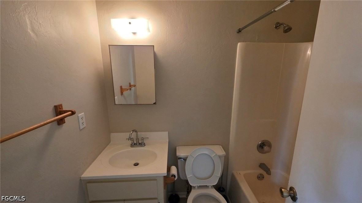 3800 Lee Blvd - Photo 6 of 11