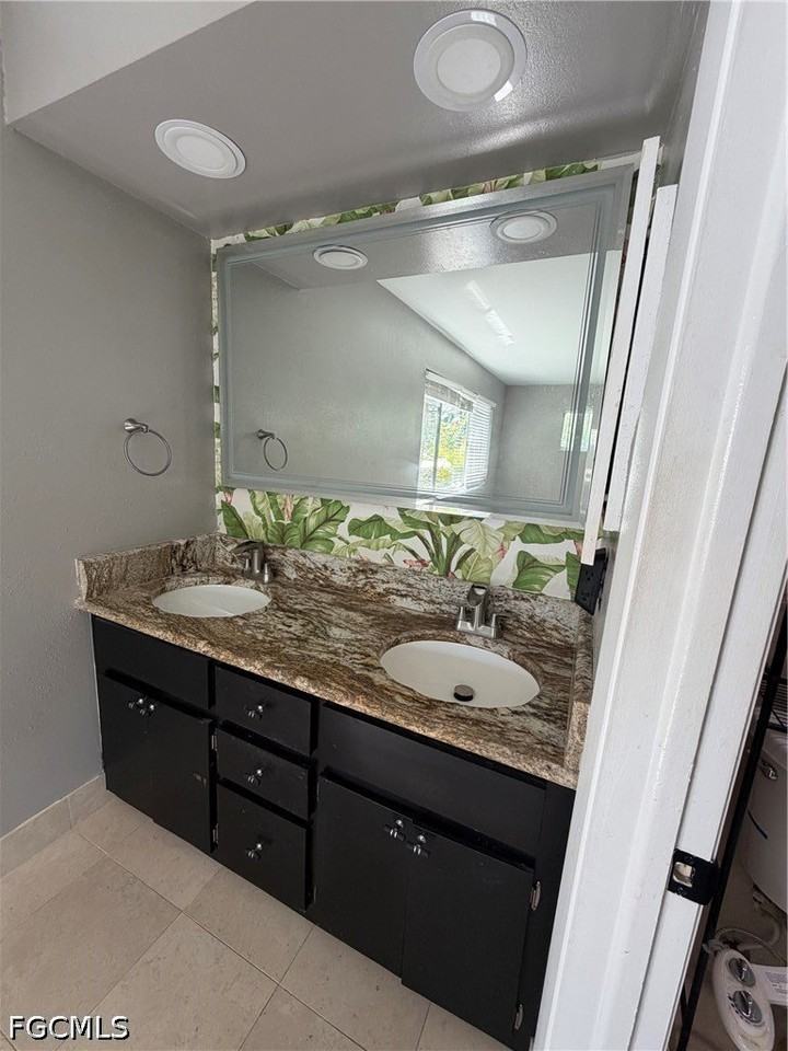 716 Tarpon St - Photo 4 of 16
