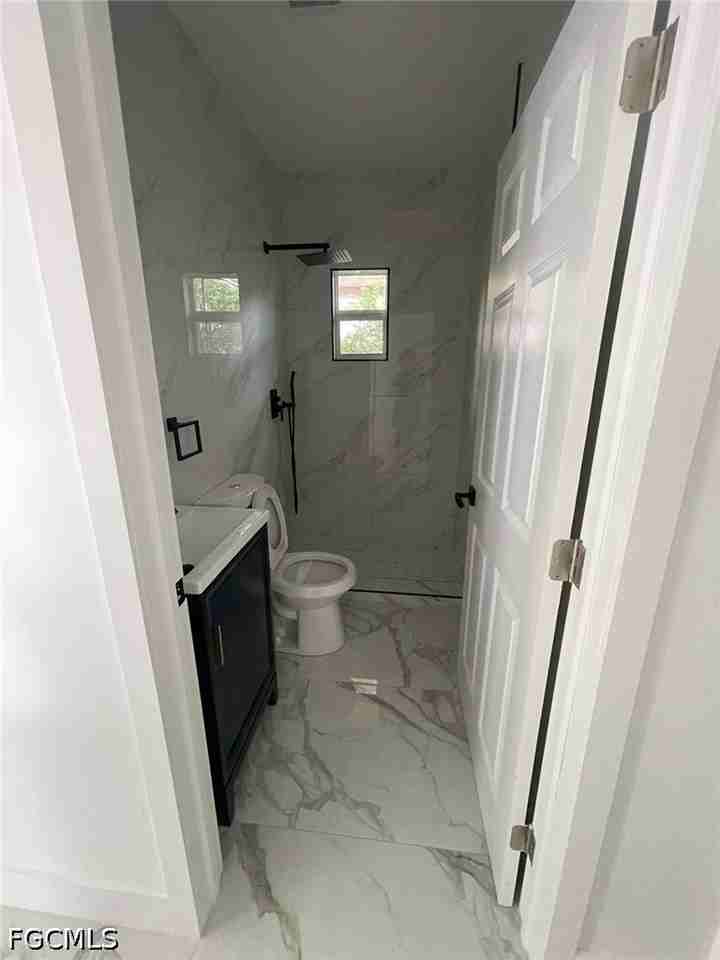 2318 Nw 24th Ave - Photo 4 of 8