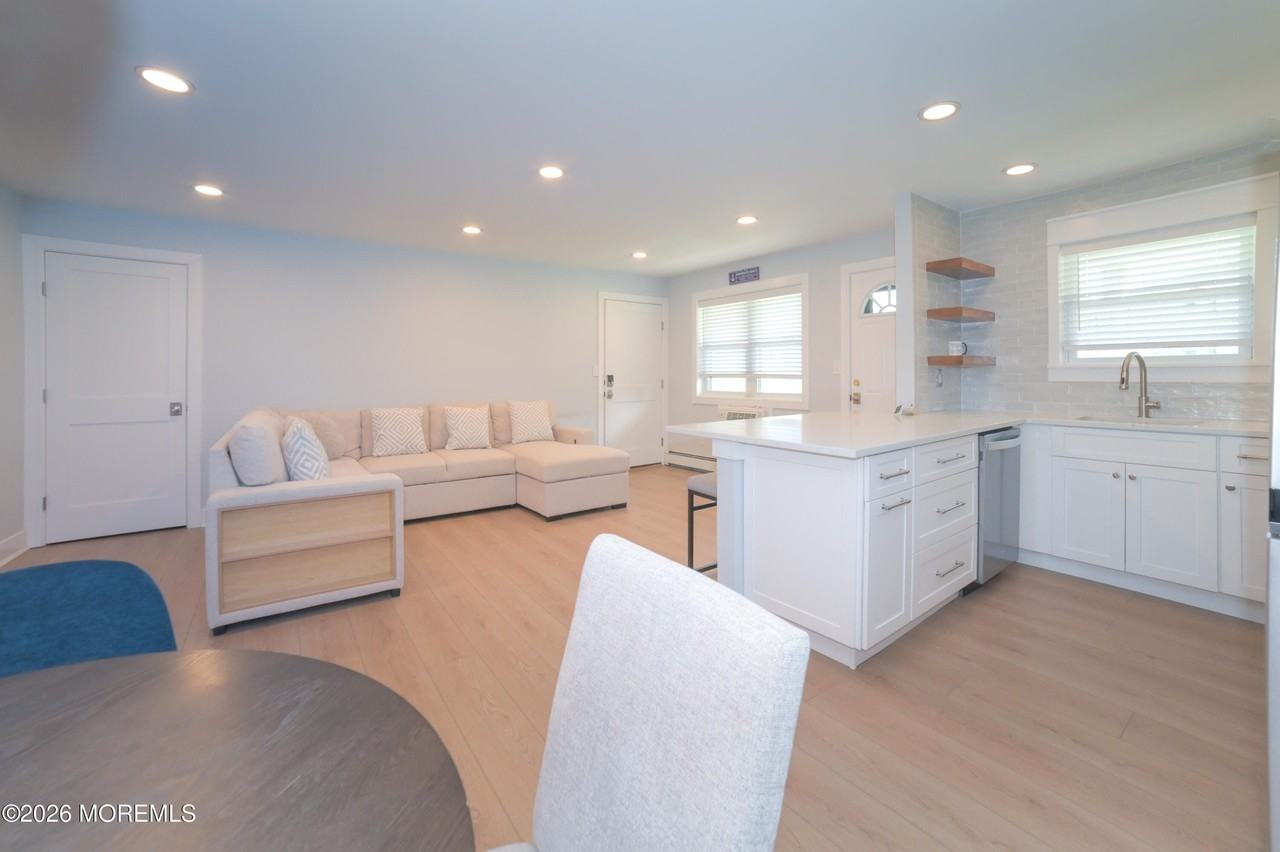 153 Wharfside Dr - Photo 4 of 19