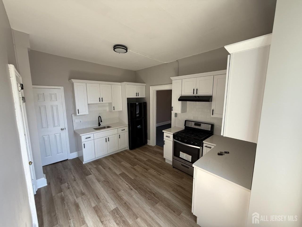 88 Harvey St - Photo 3 of 7