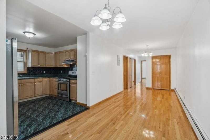 66 Atlantic St - Photo 4 of 18