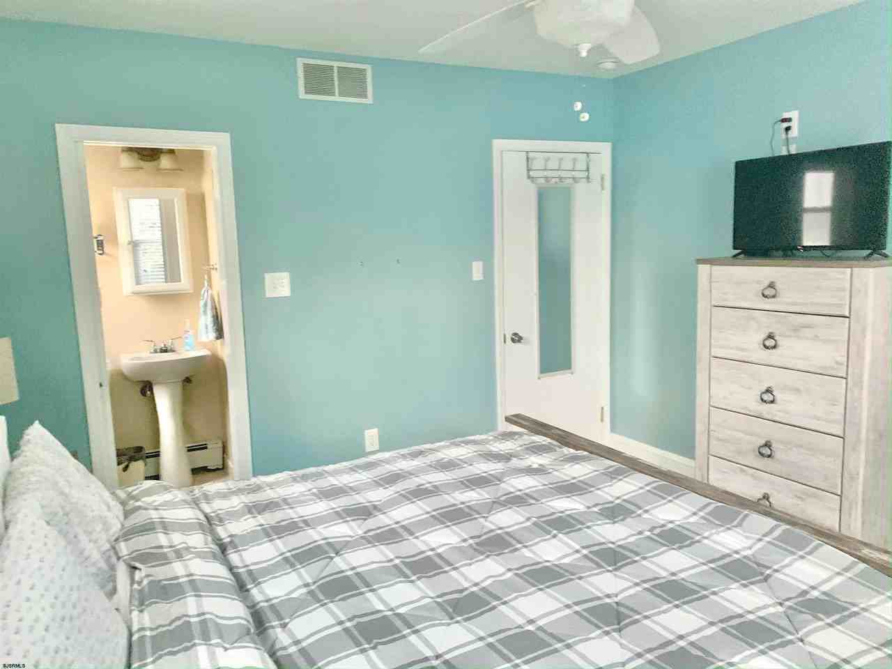 210 N Jerome Ave - Photo 7 of 10