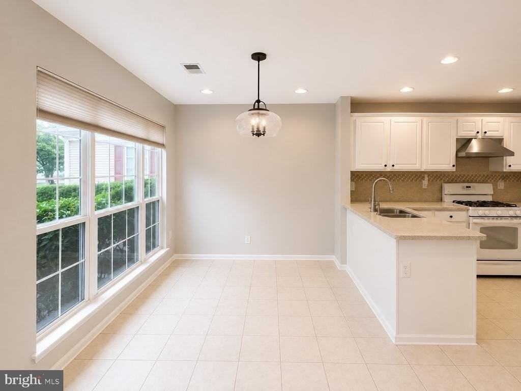 141 Coburn Rd - Photo 6 of 37