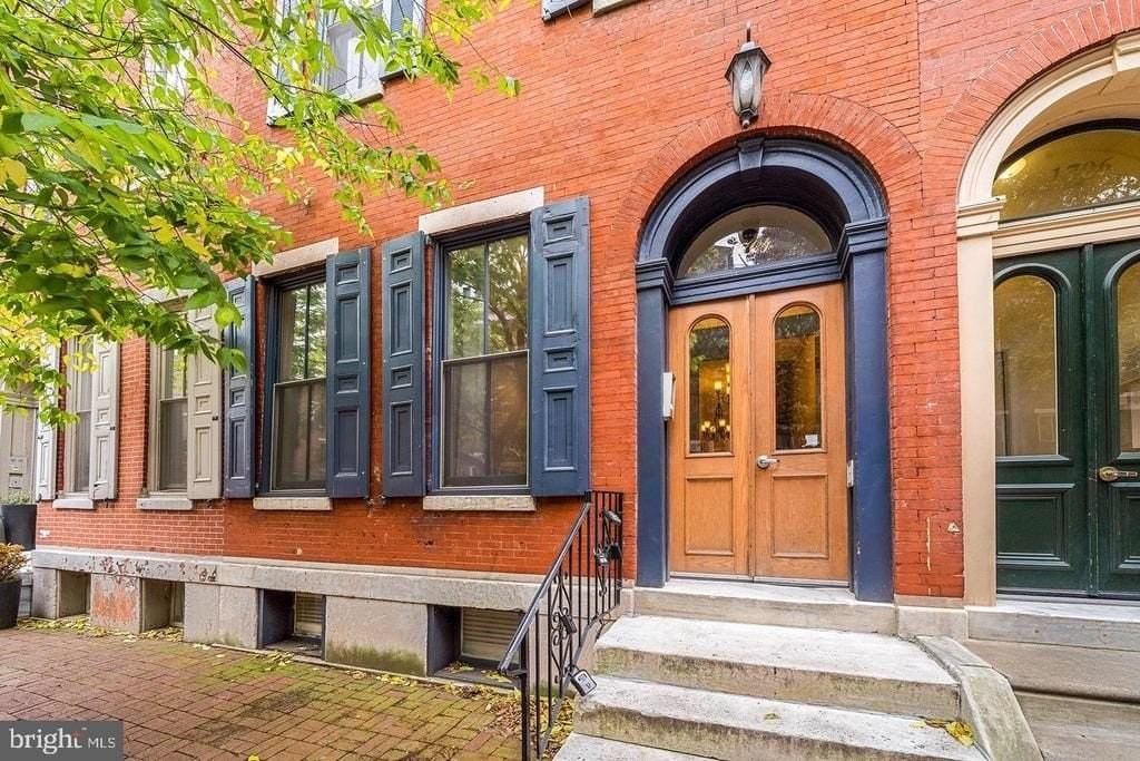 1704 Wallace St - Photo 4 of 24