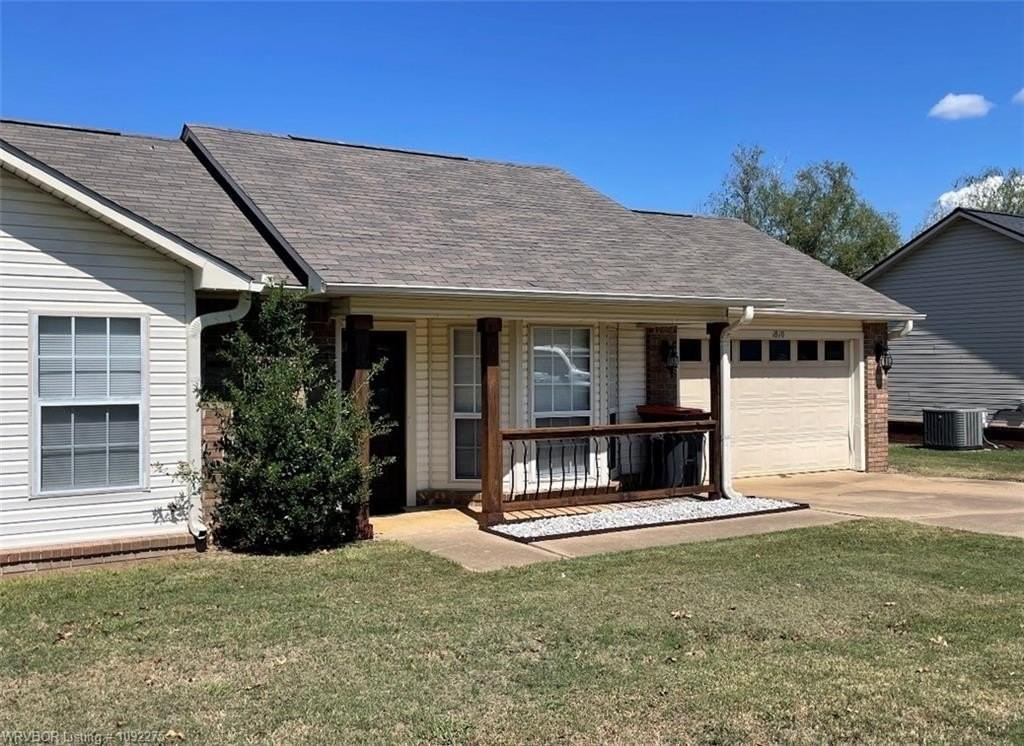 1810 Cherrybark Dr - Photo 3 of 9