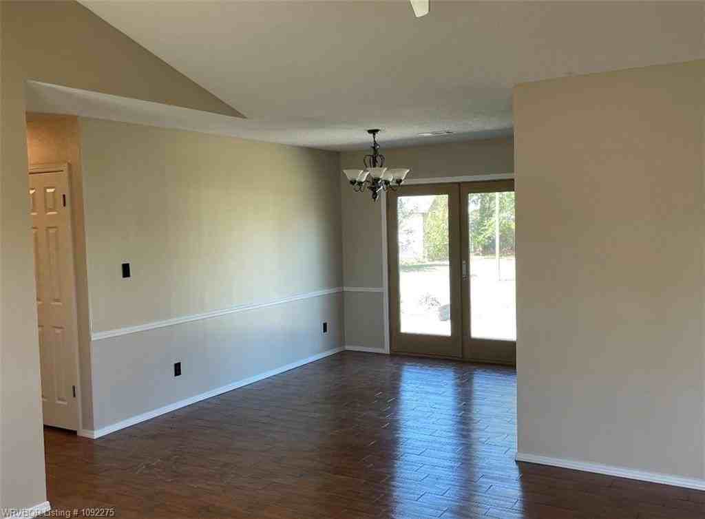 1810 Cherrybark Dr - Photo 4 of 9