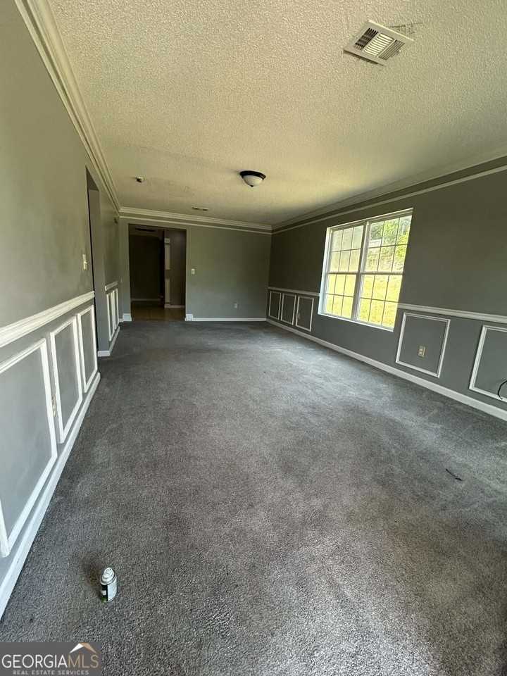 460 Elm St - Photo 2 of 11