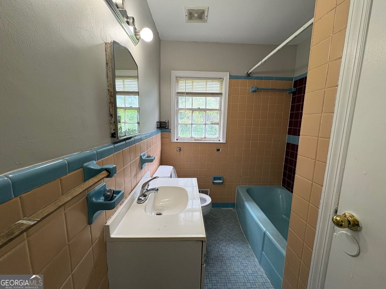 7 Lindberg St - Photo 5 of 12
