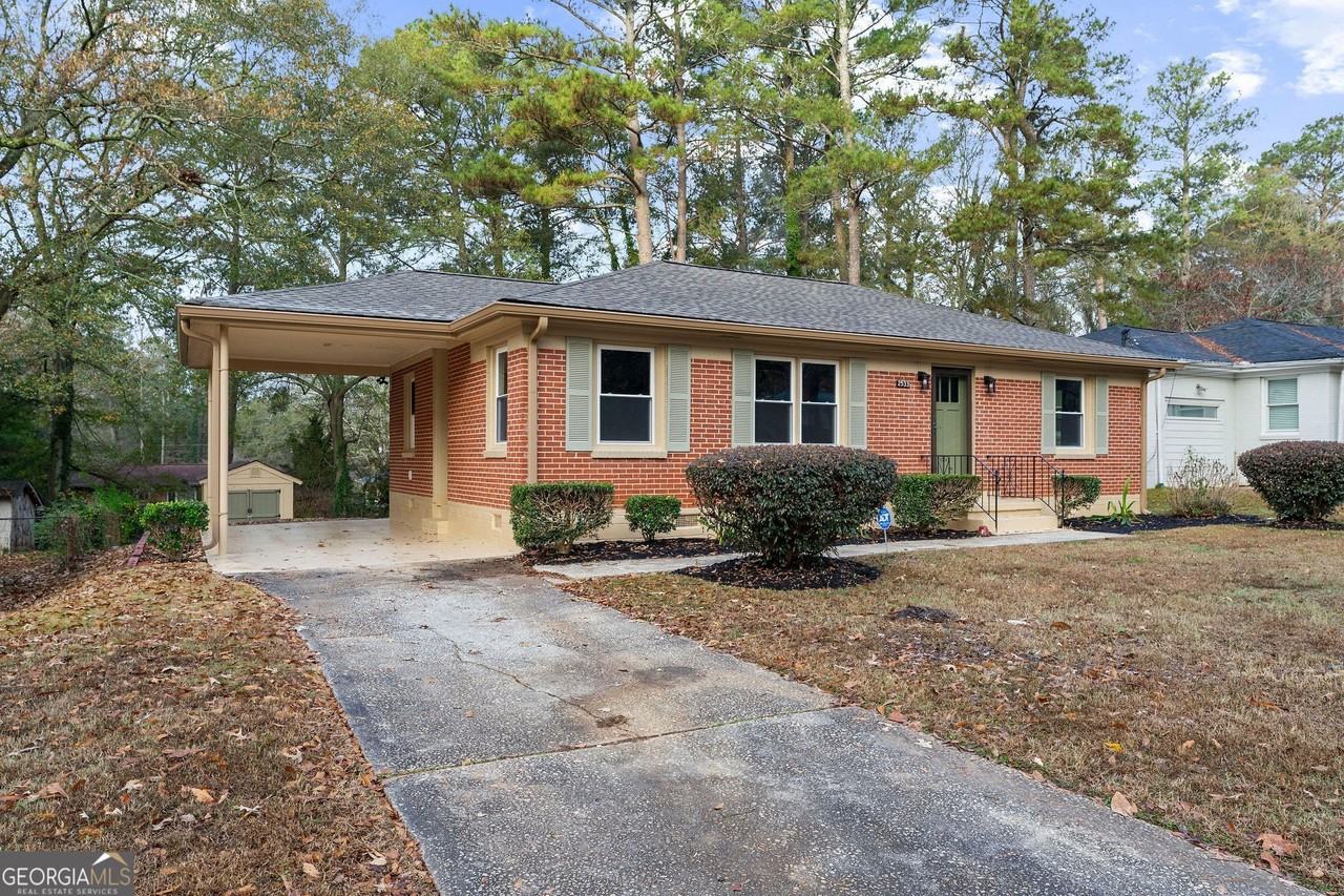 2533 Plantation Dr - Photo 2 of 37