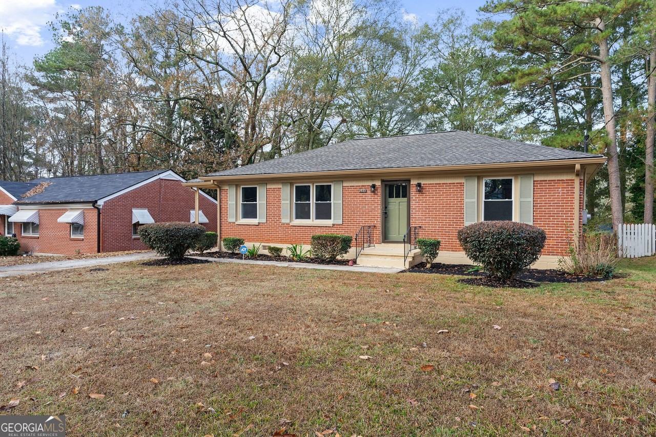 2533 Plantation Dr - Photo 3 of 37