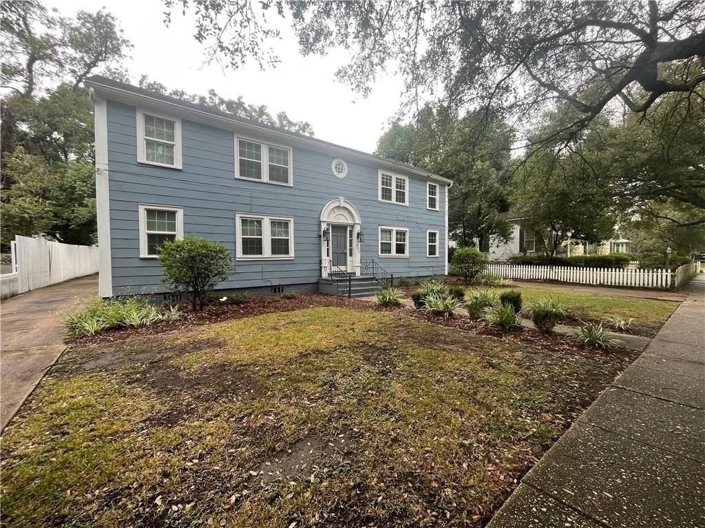 302 S Ann St #1 - Photo 2 of 13