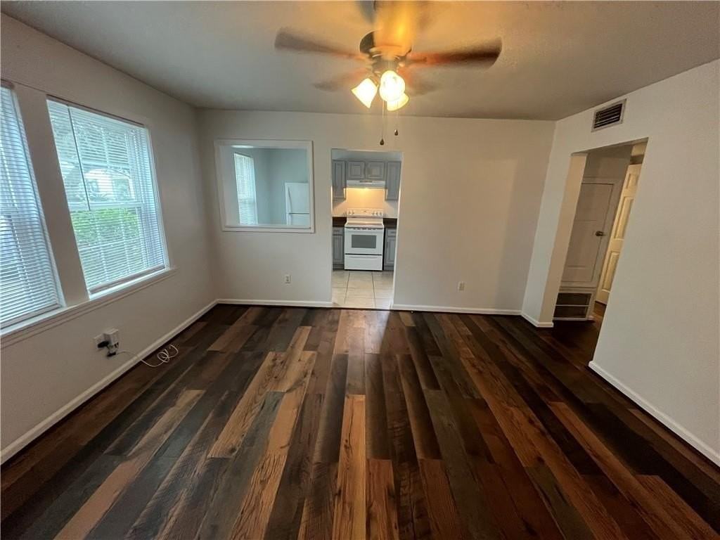 302 S Ann St #1 - Photo 5 of 13