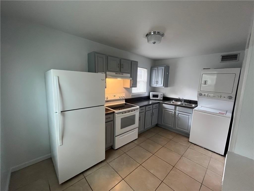 302 S Ann St #1 - Photo 7 of 13