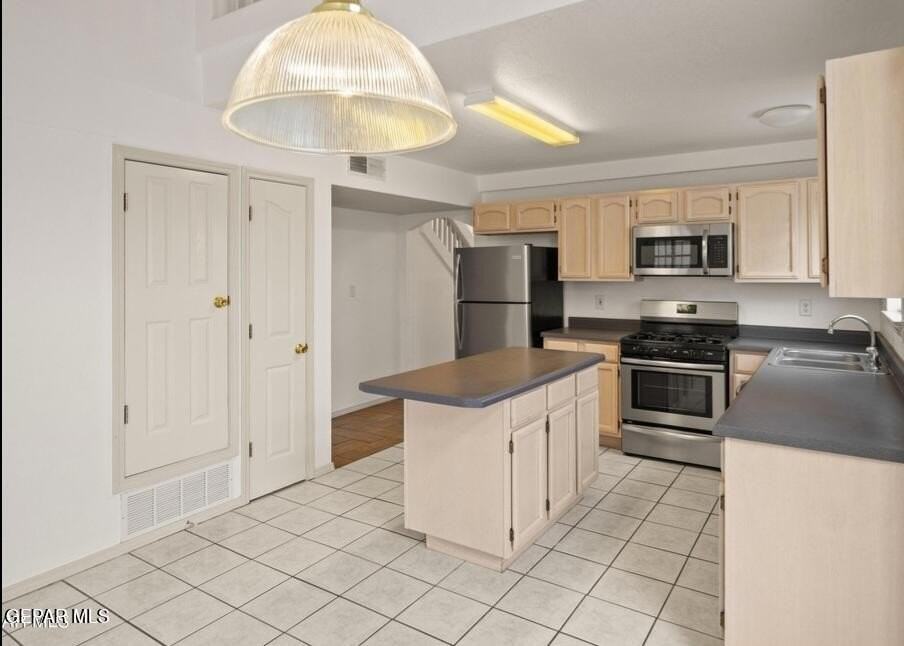 10941 Nathan Bay Dr - Photo 3 of 6