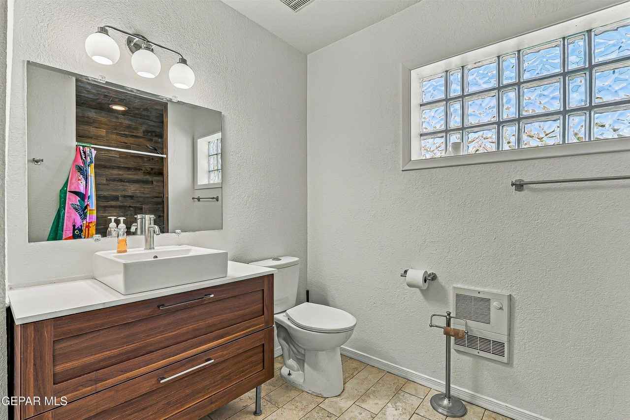 2734 Federal Ave - Photo 7 of 27