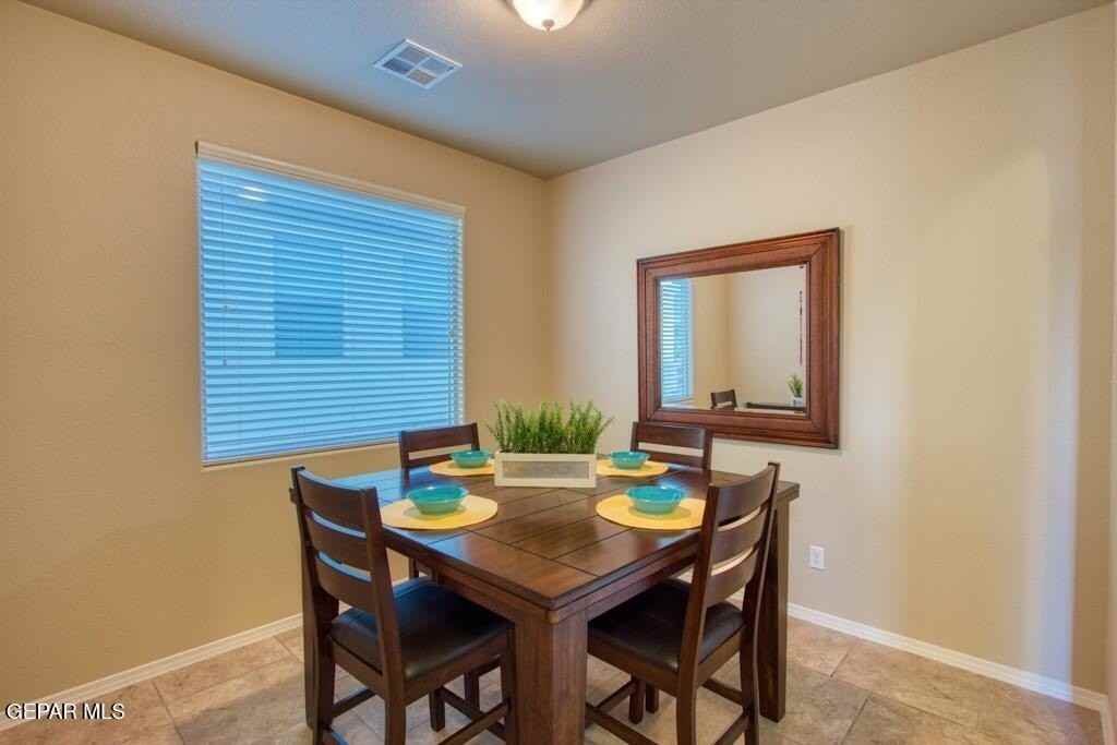 12404 Chamberlain Dr - Photo 7 of 38