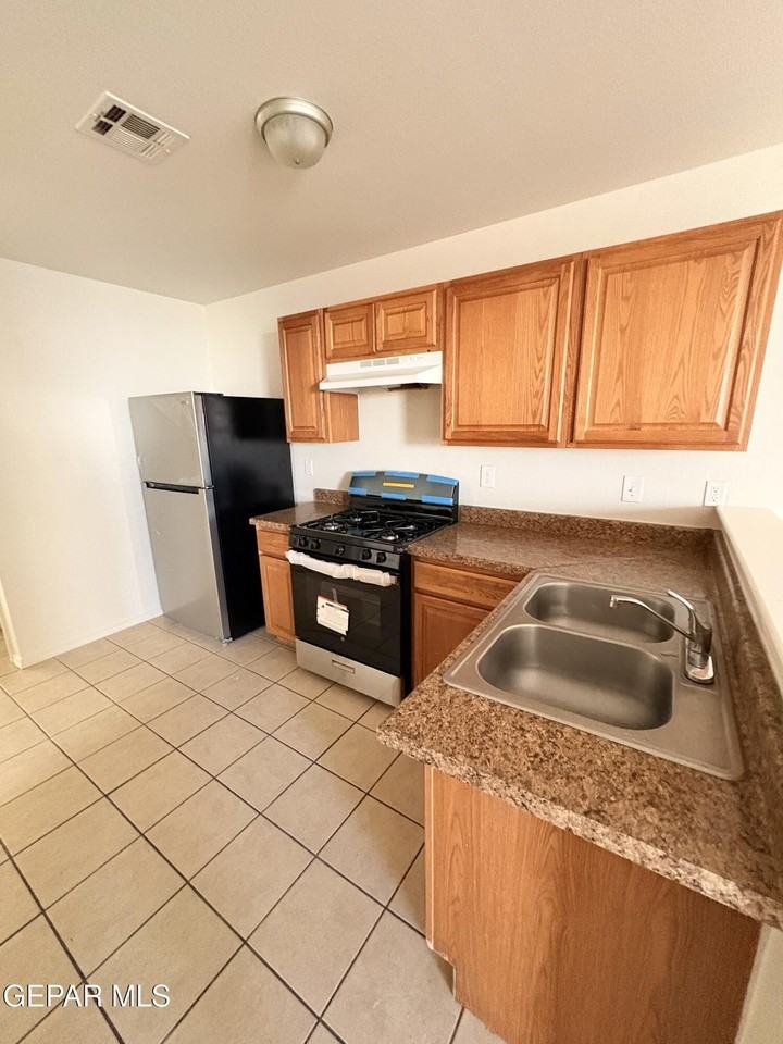 2524 Porter Ave #B - Photo 6 of 19