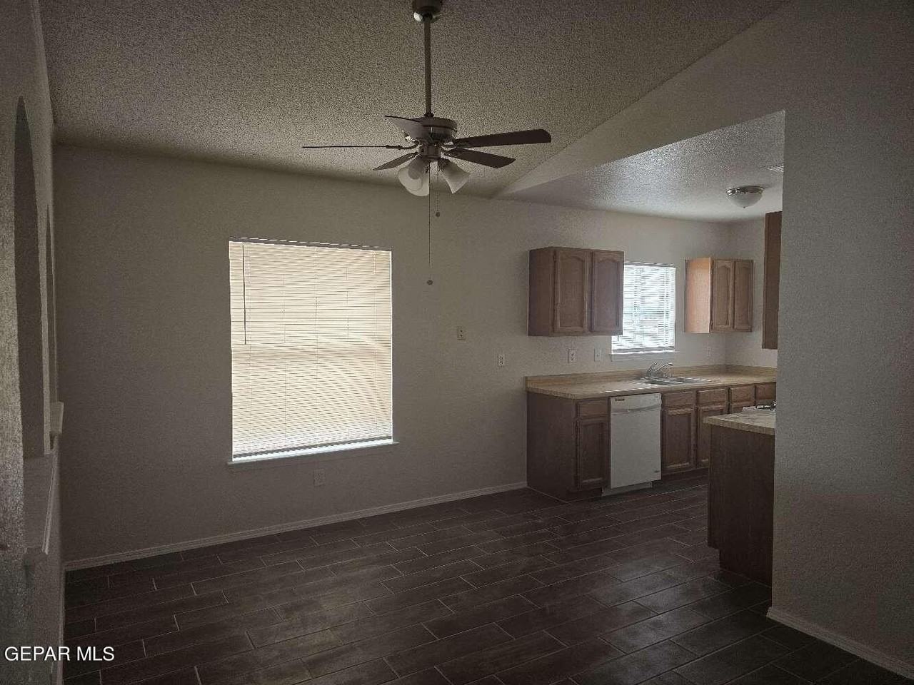 11646 Edward James Ave - Photo 5 of 16