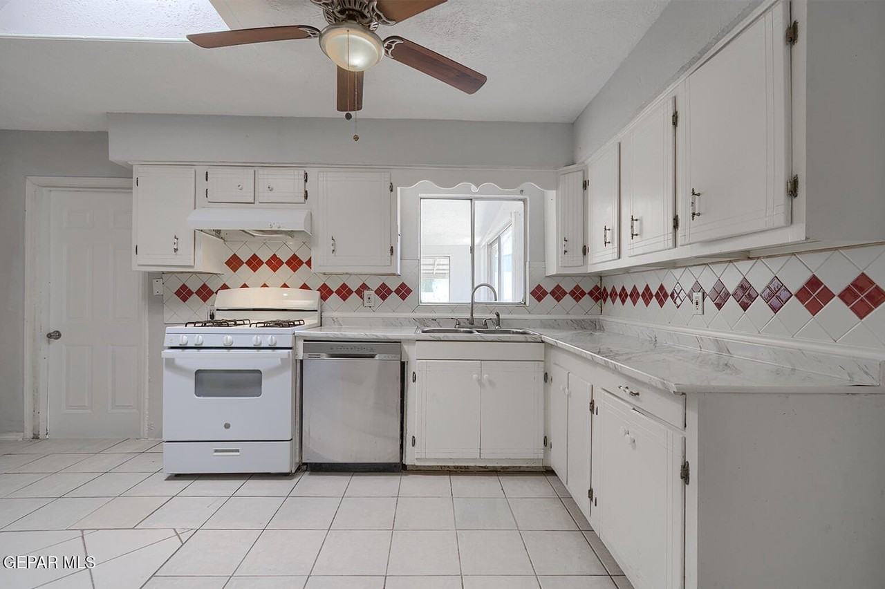 10368 Potencia Dr #A - Photo 7 of 27