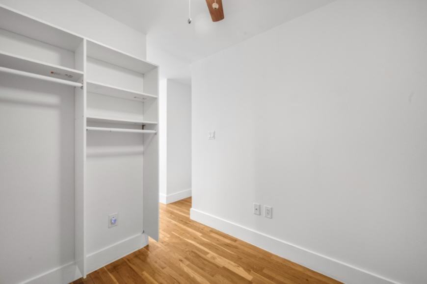 437 E 9th St - Photo 5 of 6