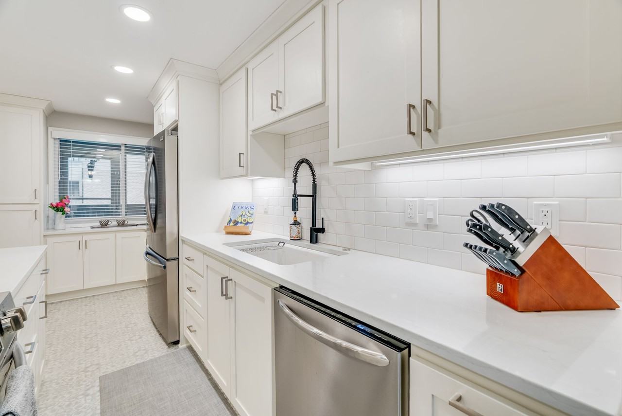 5624 S Riverside Ln #1 - Photo 6 of 16