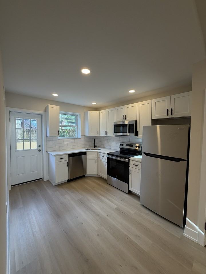 1834 S Taylor St #1 - Photo 4 of 21