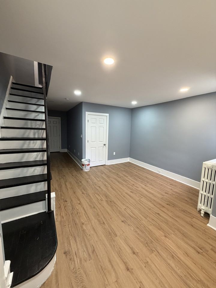 531 E Queen Ln #1 - Photo 4 of 22