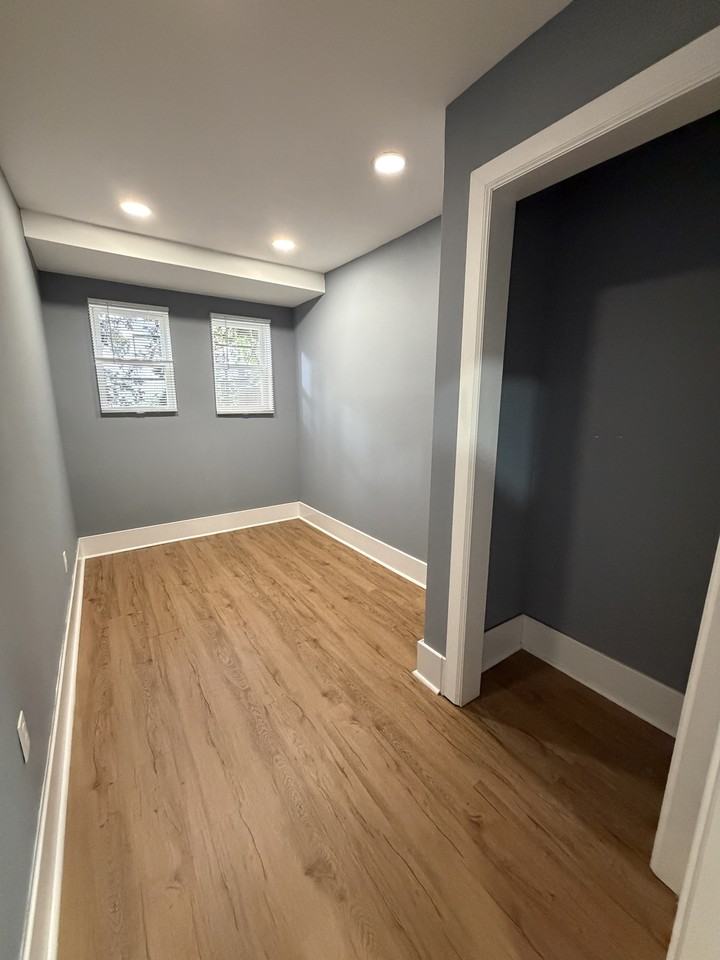 531 E Queen Ln #1 - Photo 7 of 22
