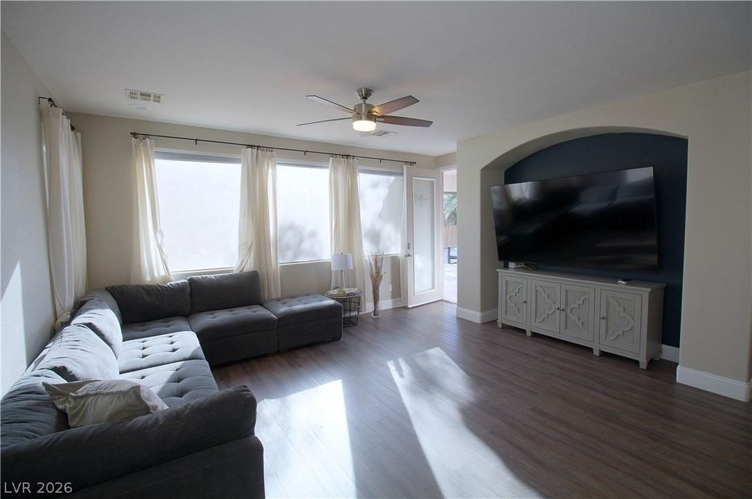 3033 Andretti Ln - Photo 4 of 23