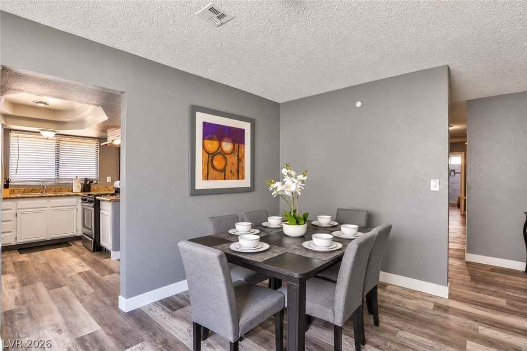 533 Sheffield Dr - Photo 5 of 14