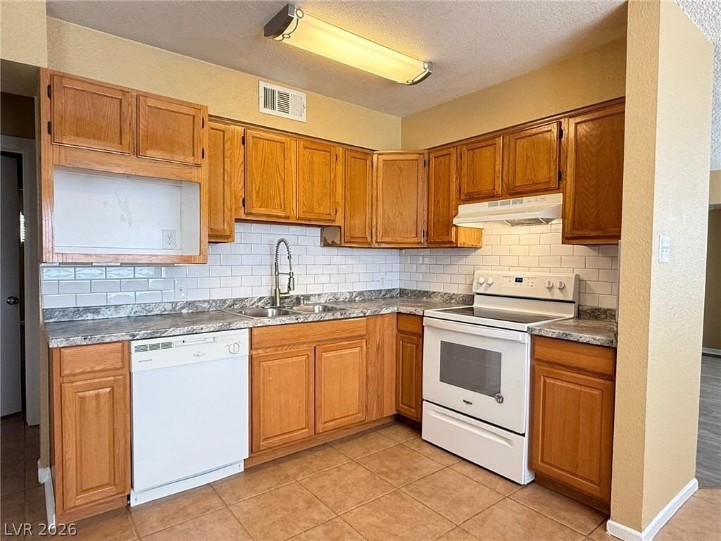 6220 Bourbon Way - Photo 2 of 25