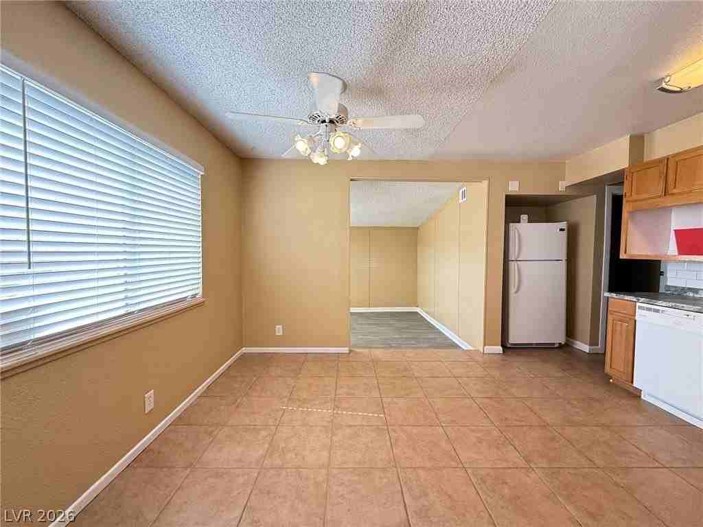 6220 Bourbon Way - Photo 4 of 25