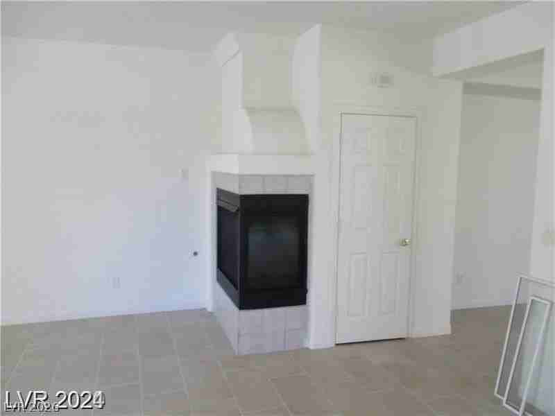 8298 Gilded Crown Ct - Photo 6 of 17
