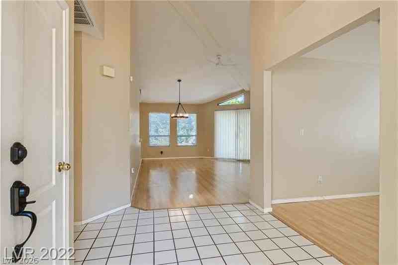 7272 Vista Bonita Dr - Photo 4 of 28